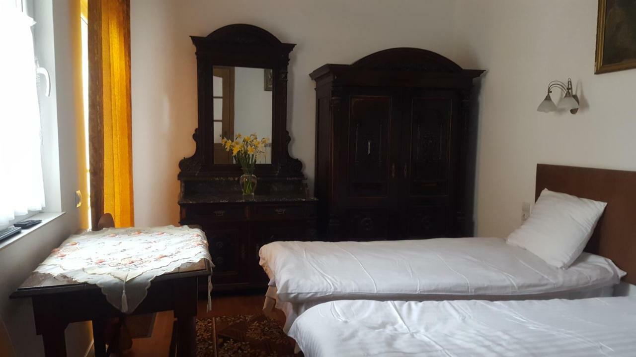 Room In An Old House Truskavets Exterior foto