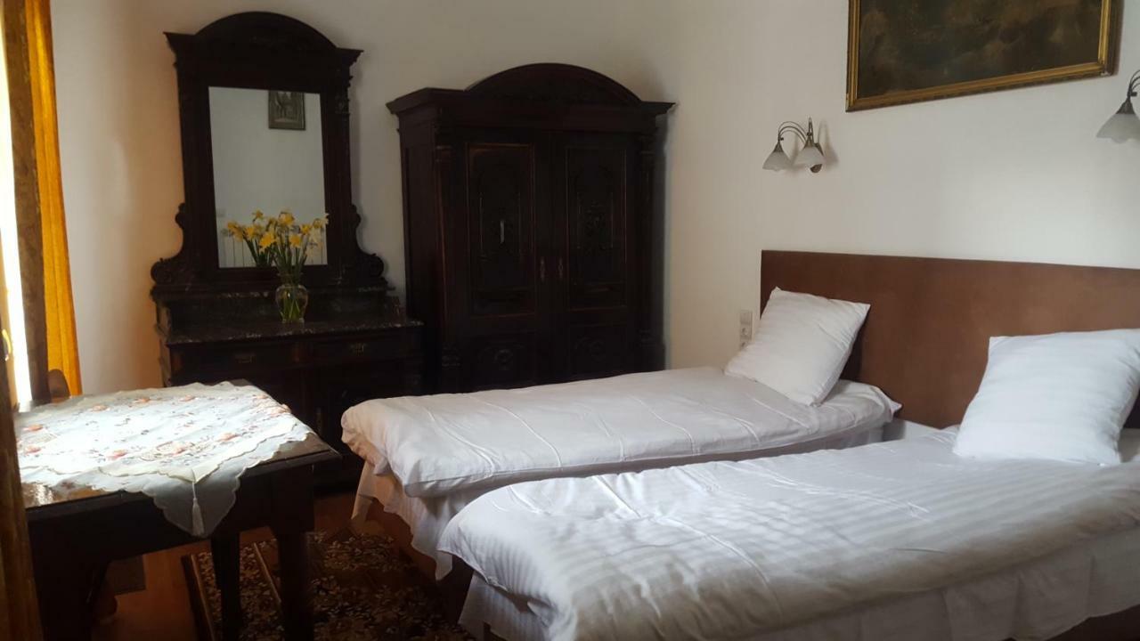 Room In An Old House Truskavets Exterior foto